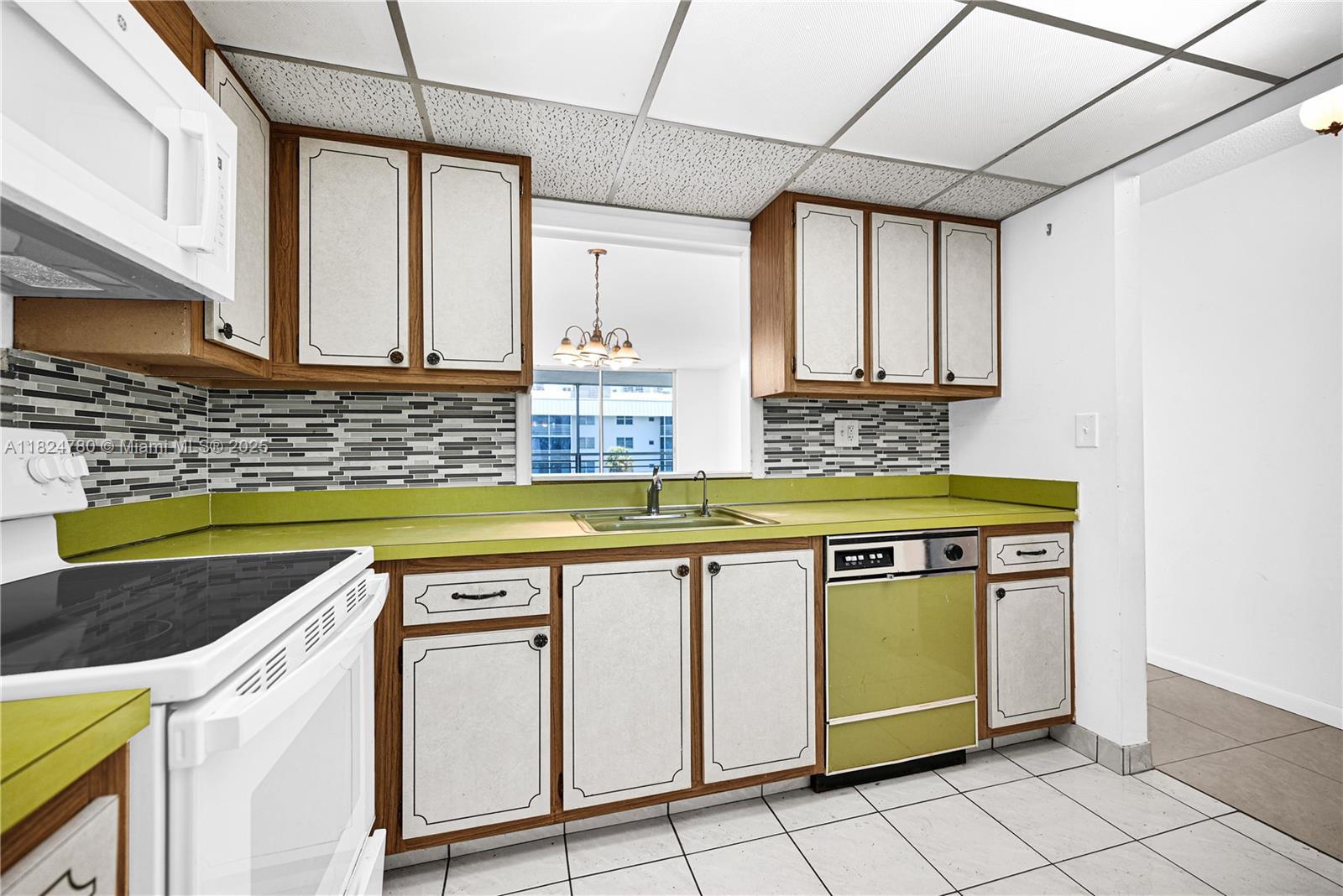 3551 NE 169th St # 312, North Miami Beach FL 33160 photo 4
