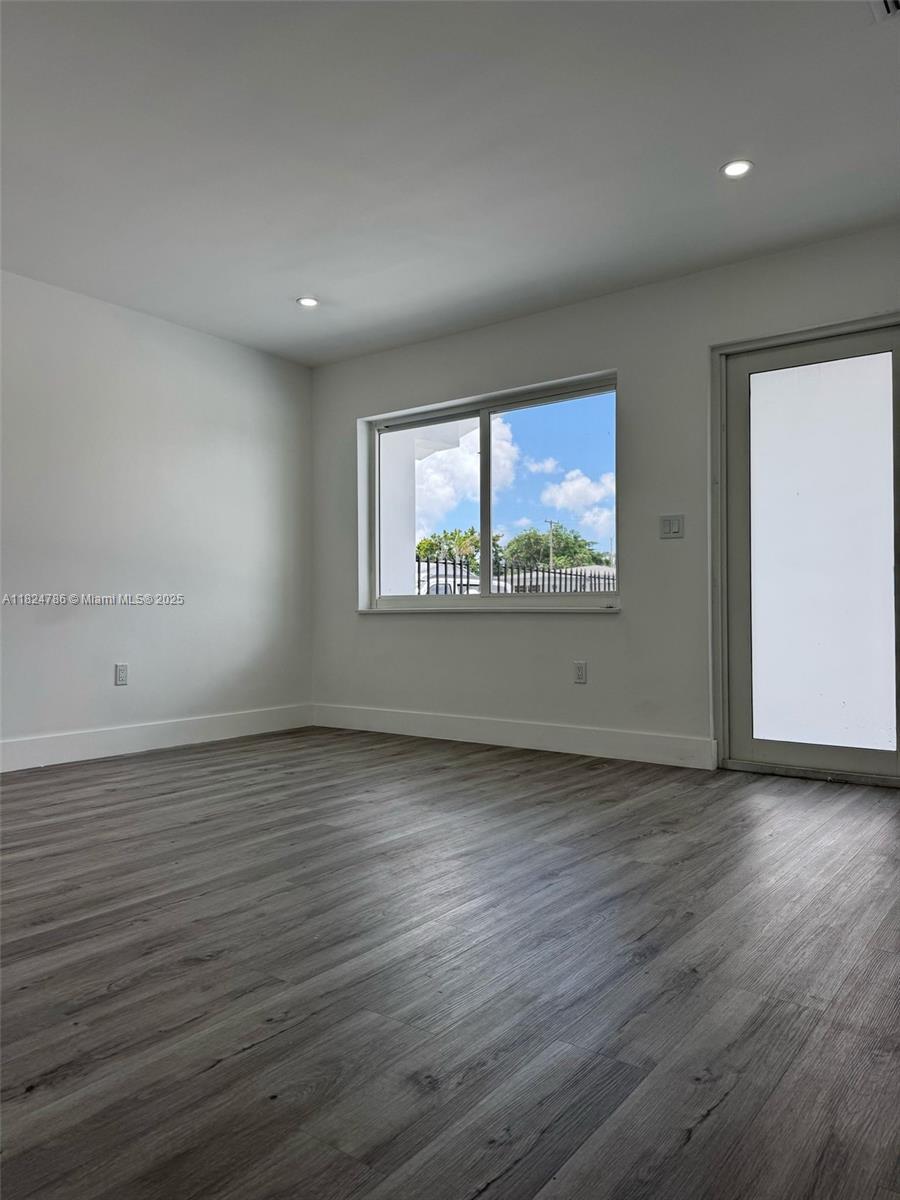 439 E 16th St # 439, Hialeah FL 33010 photo 2
