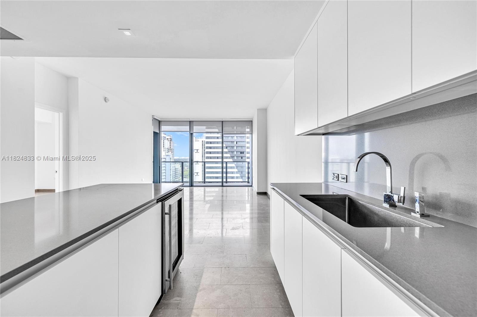 88 SW 7th St # 1006, Miami FL 33130 photo 3