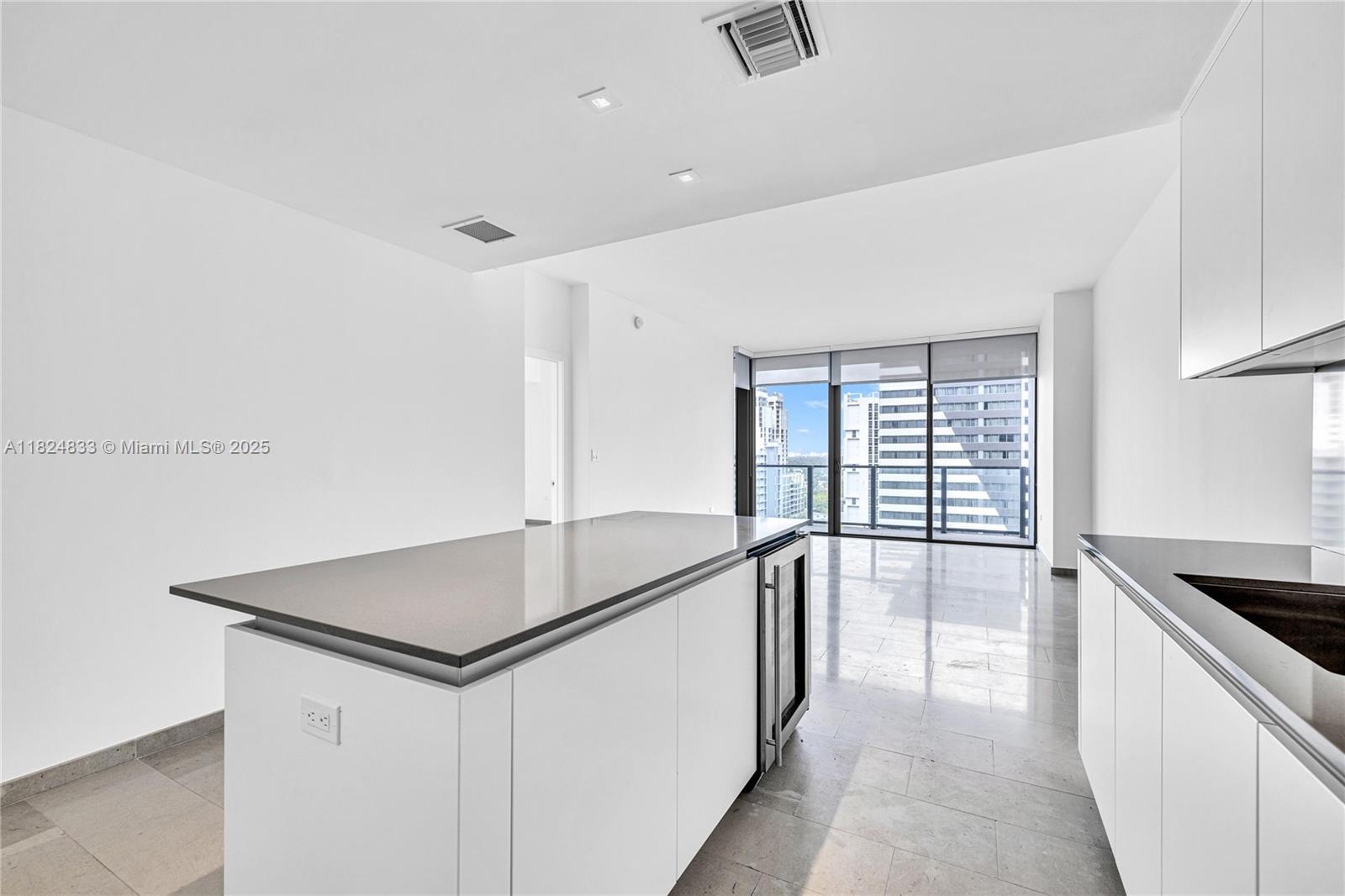 88 SW 7th St # 1006, Miami FL 33130 photo 4