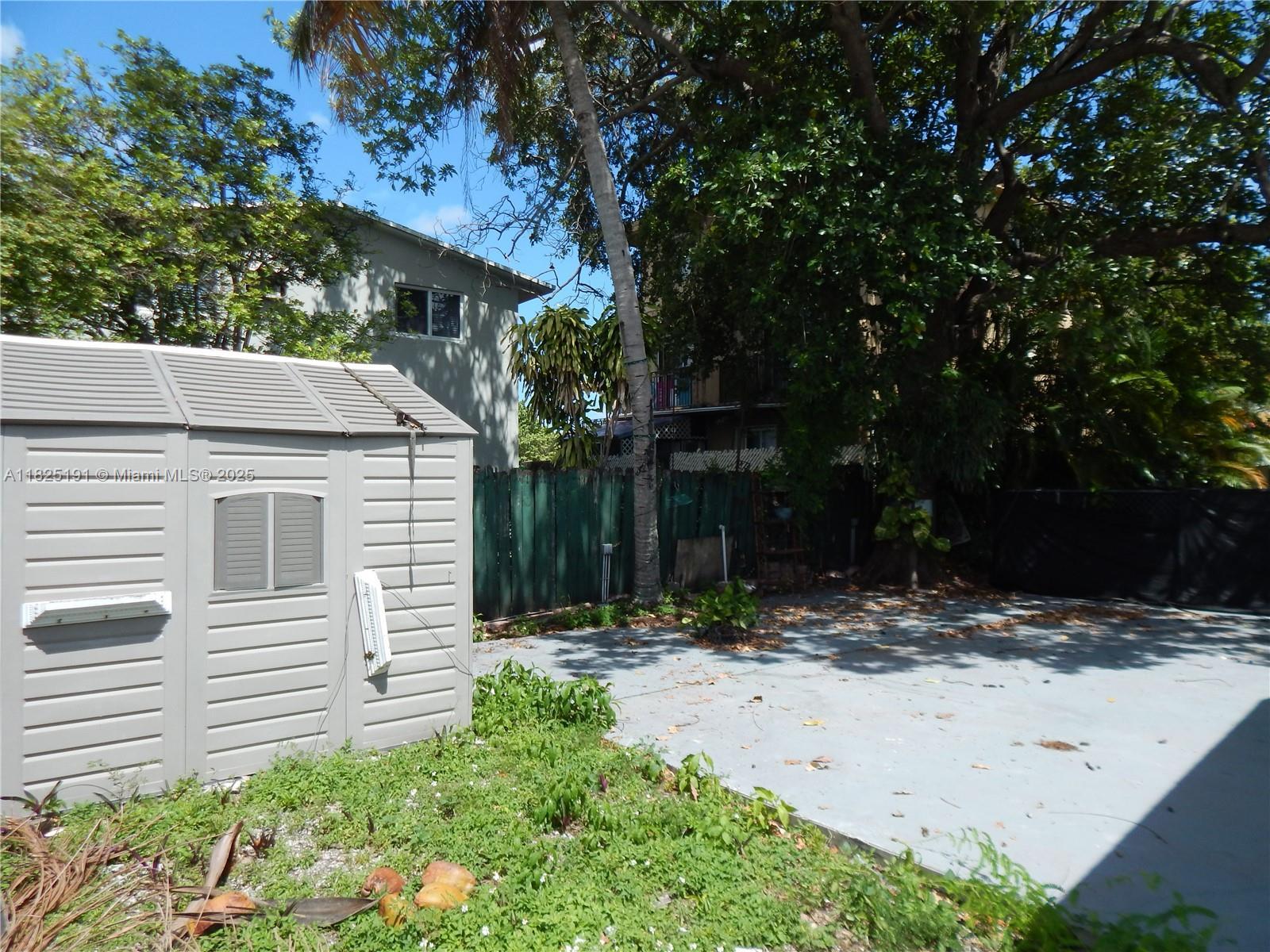 347 NW 57th Ct, Miami FL 33126 photo 2