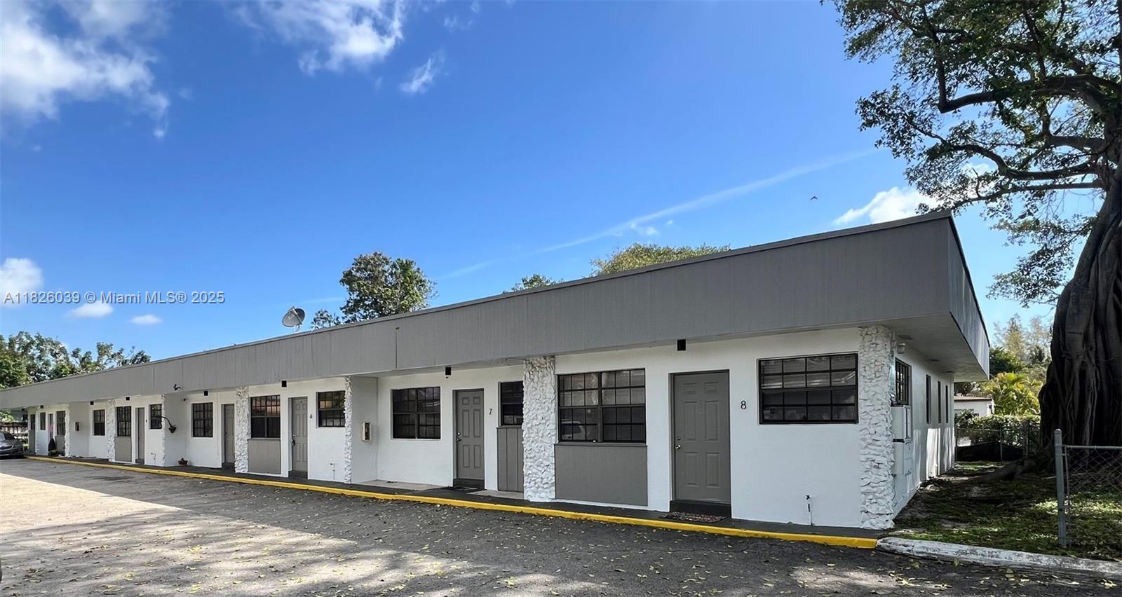 2237 Taylor St, Hollywood FL 33020 photo 3