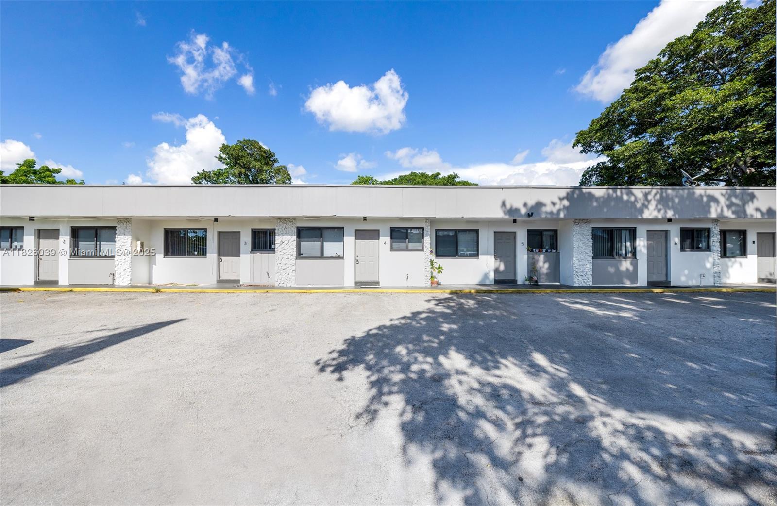 2237 Taylor St, Hollywood FL 33020