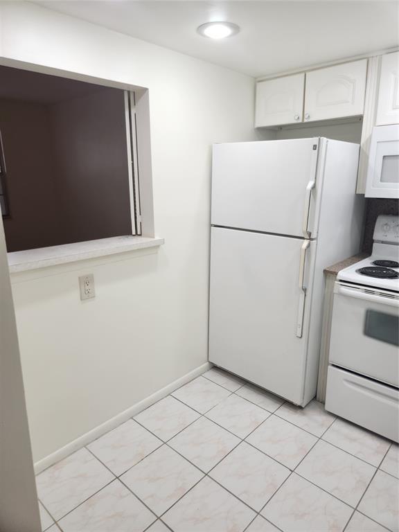 218 Farnham J # 218, Deerfield Beach FL 33442 photo 2