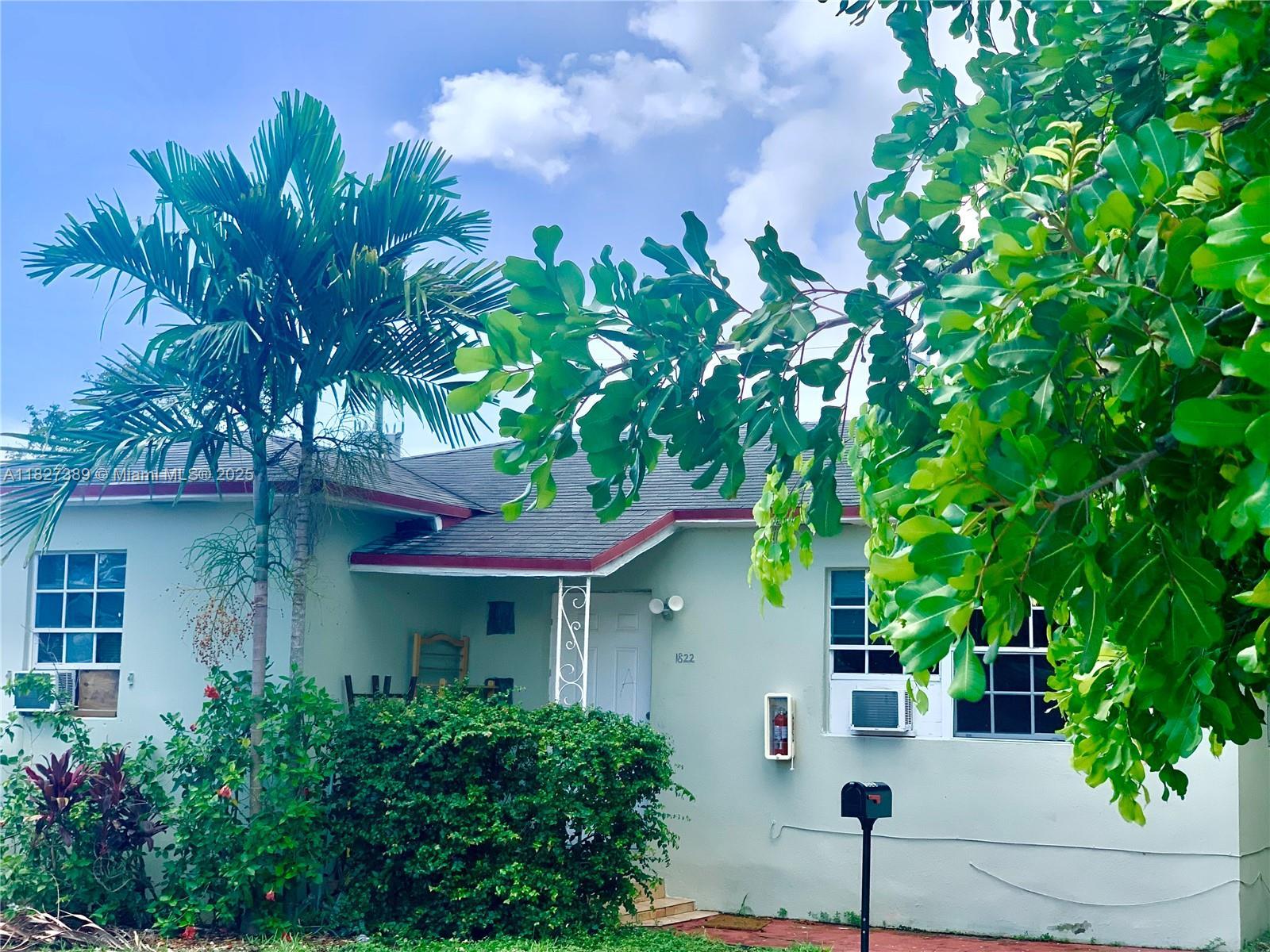 1822 Cleveland St, Hollywood FL 33020 photo 3