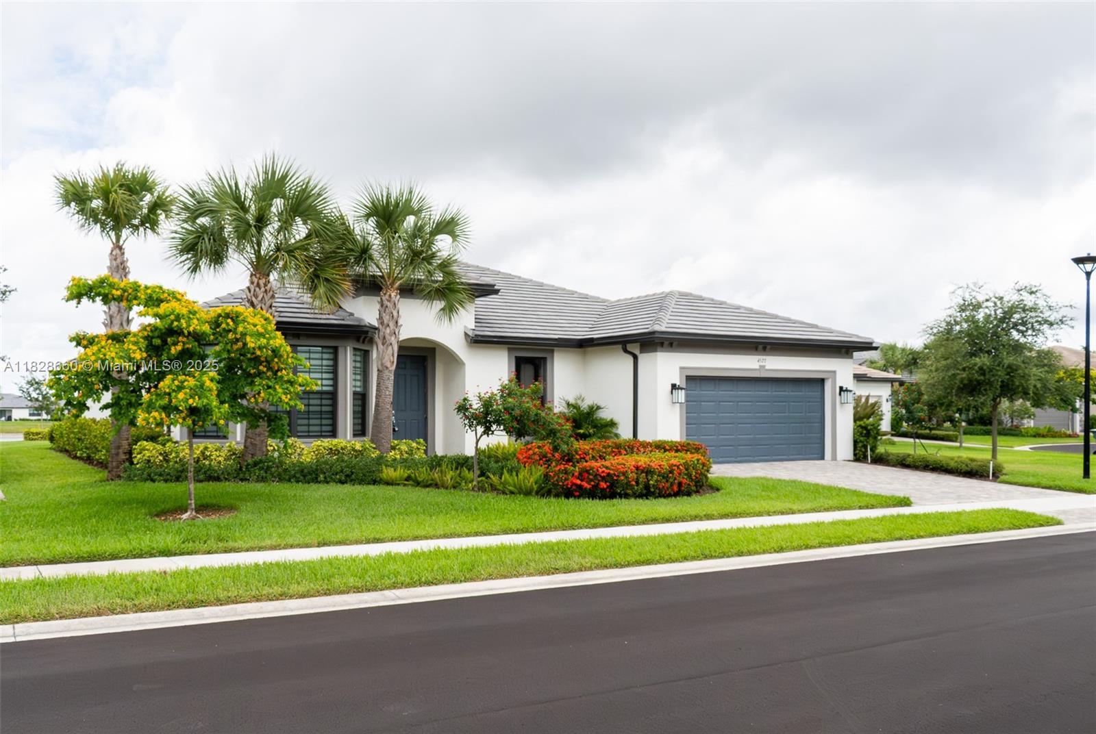 4527 Blessed Place Dr, Oakland Park FL 33309 photo 4