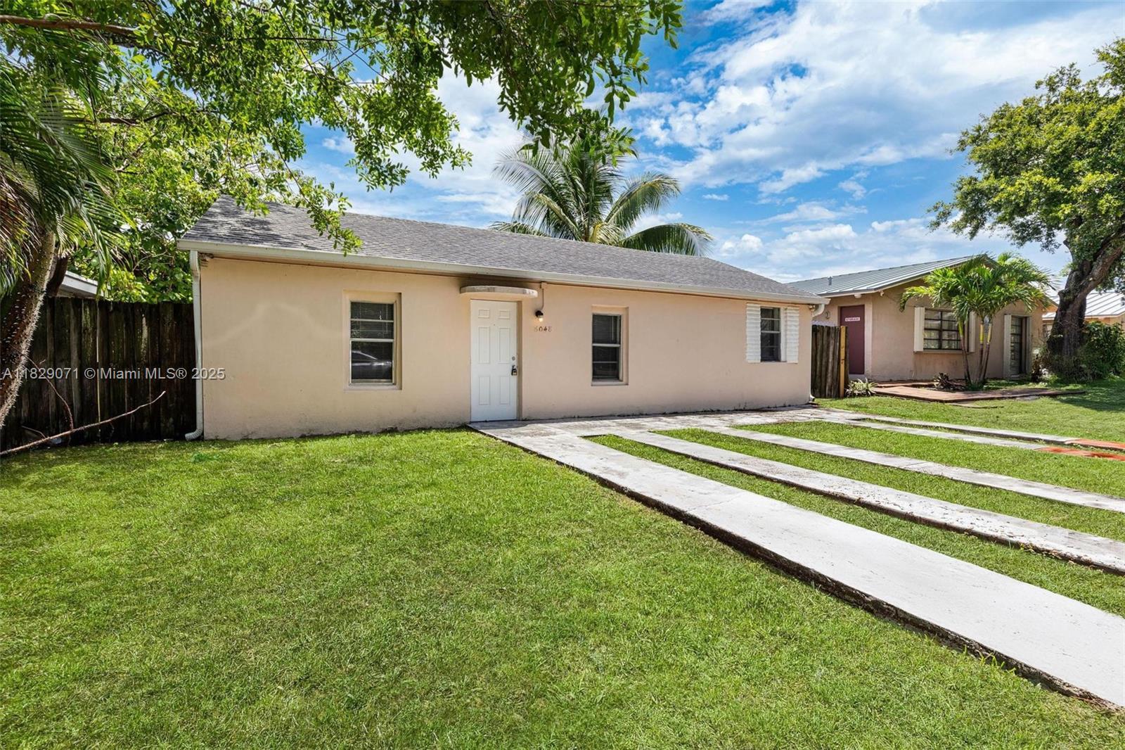 6048 Buchanan St, Hollywood FL 33024