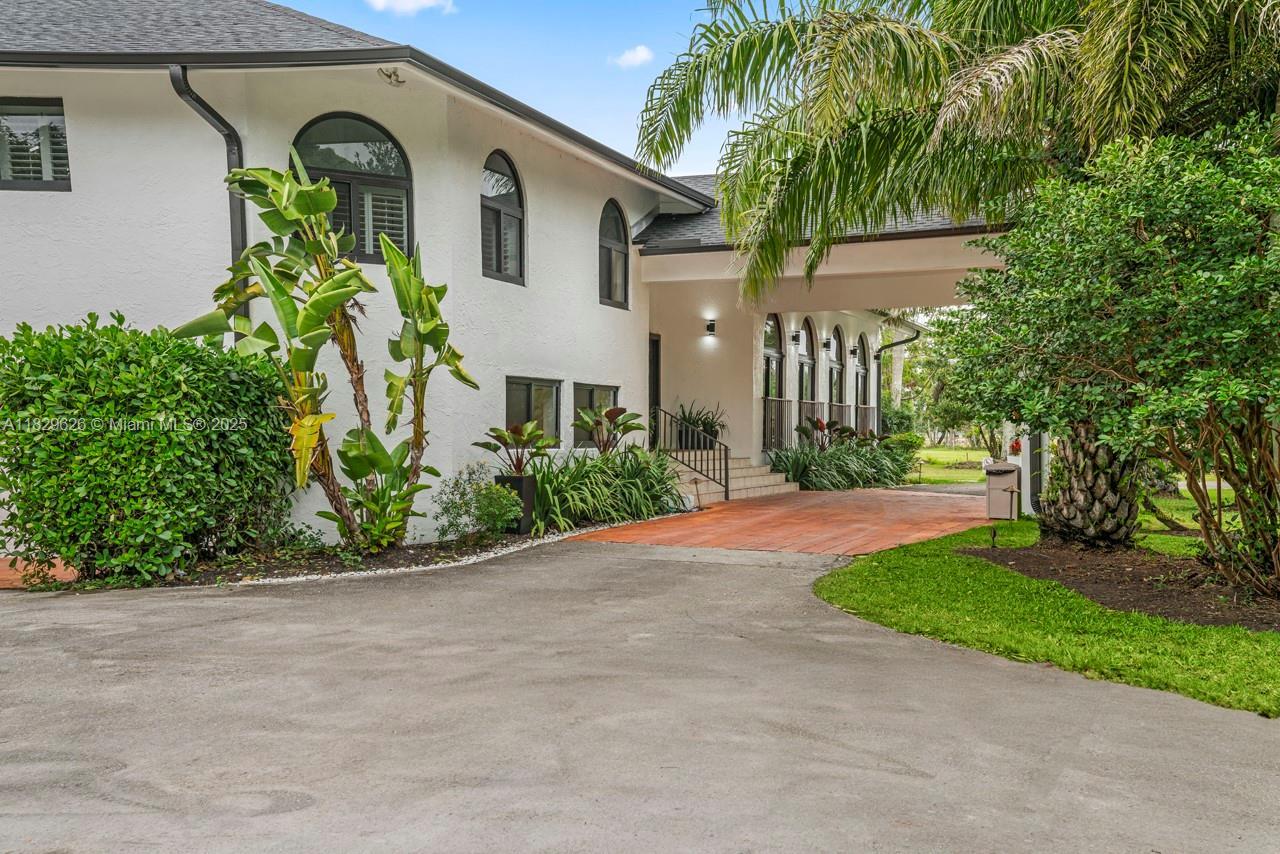 14875 SW 212th St, Miami FL 33187 photo 2
