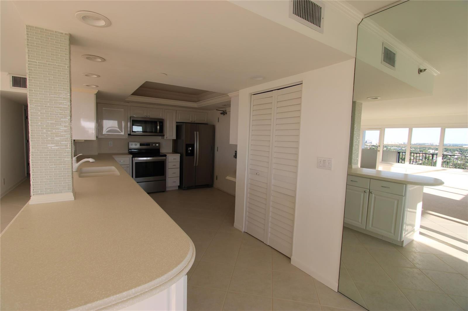 3200 Port Royale Drive # 2007, Fort Lauderdale FL 33308 photo 4