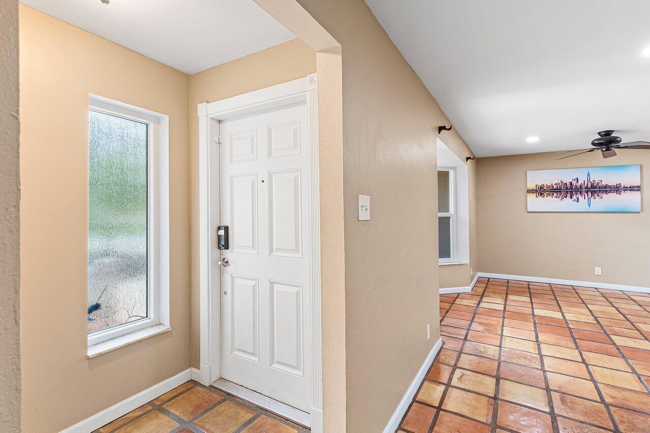 7815 NW 1st Street, Margate FL 33063 photo 2