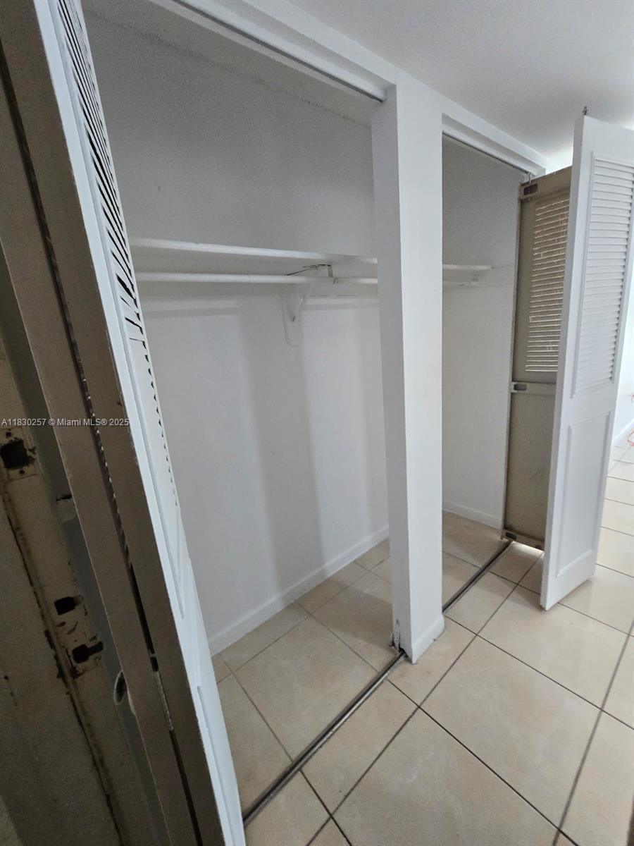 486 NW 165th St Rd # 306, Miami FL 33169 photo 3