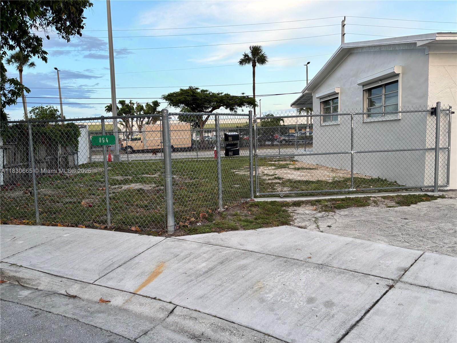 994 SE 2nd Pl # 994, Hialeah FL 33010 photo 2