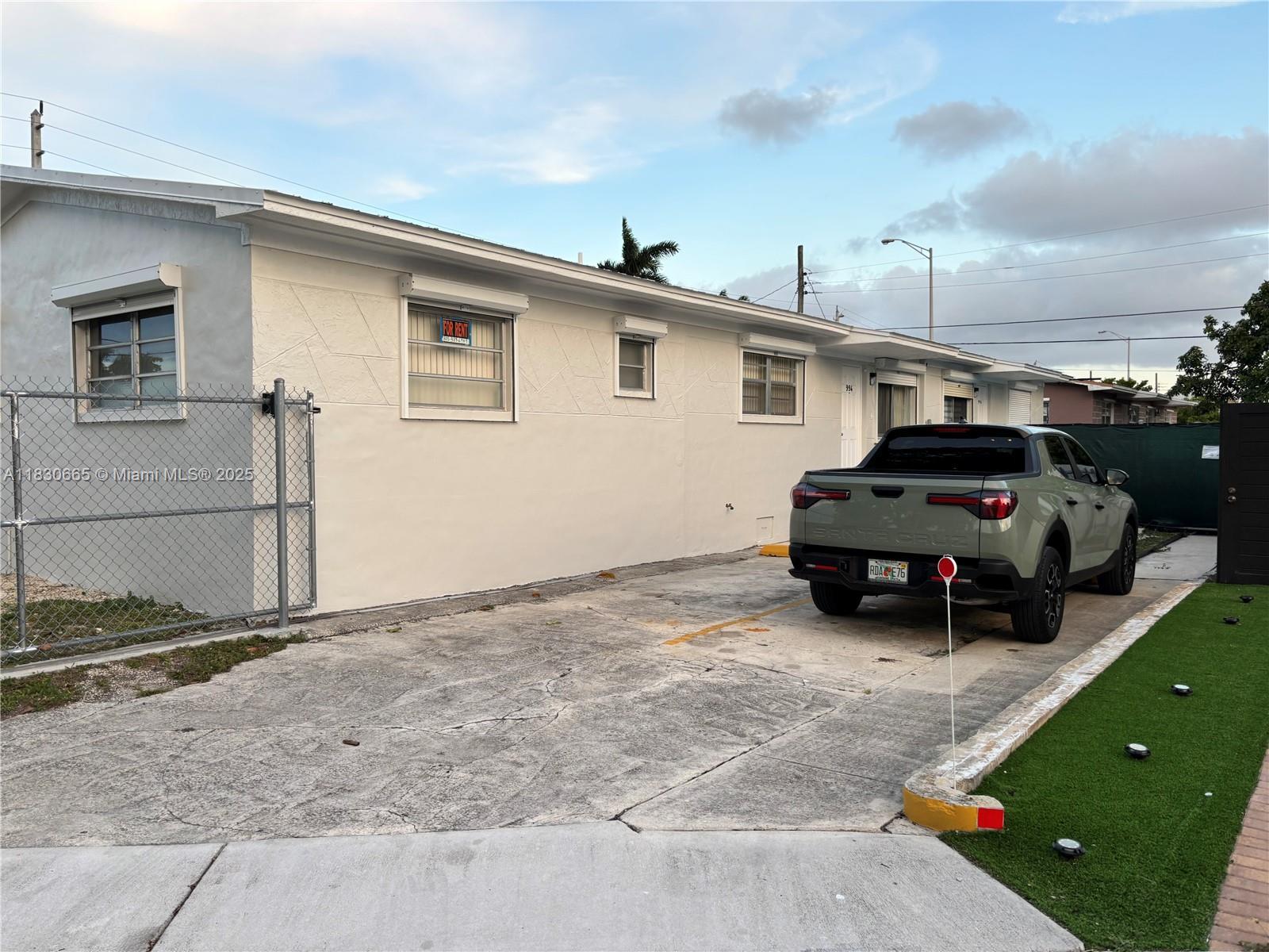 994 SE 2nd Pl # 994, Hialeah FL 33010