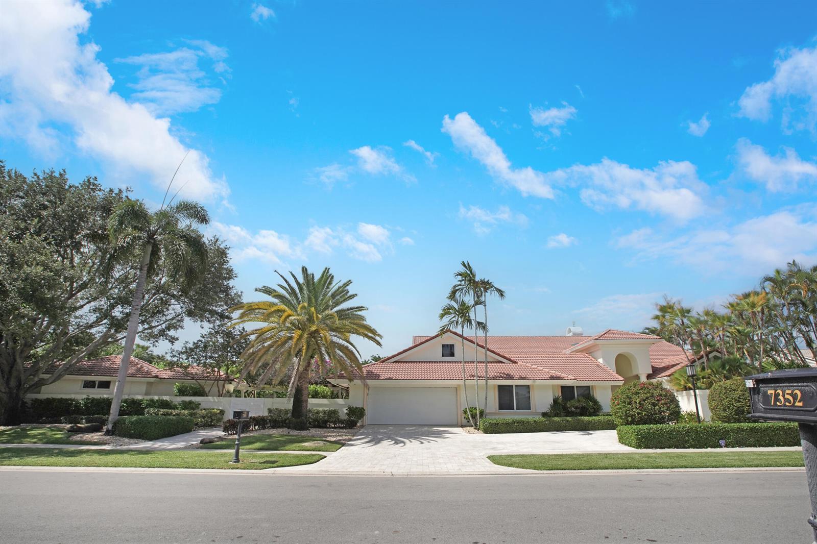 7351 Valencia Drive, Boca Raton FL 33433 photo 2