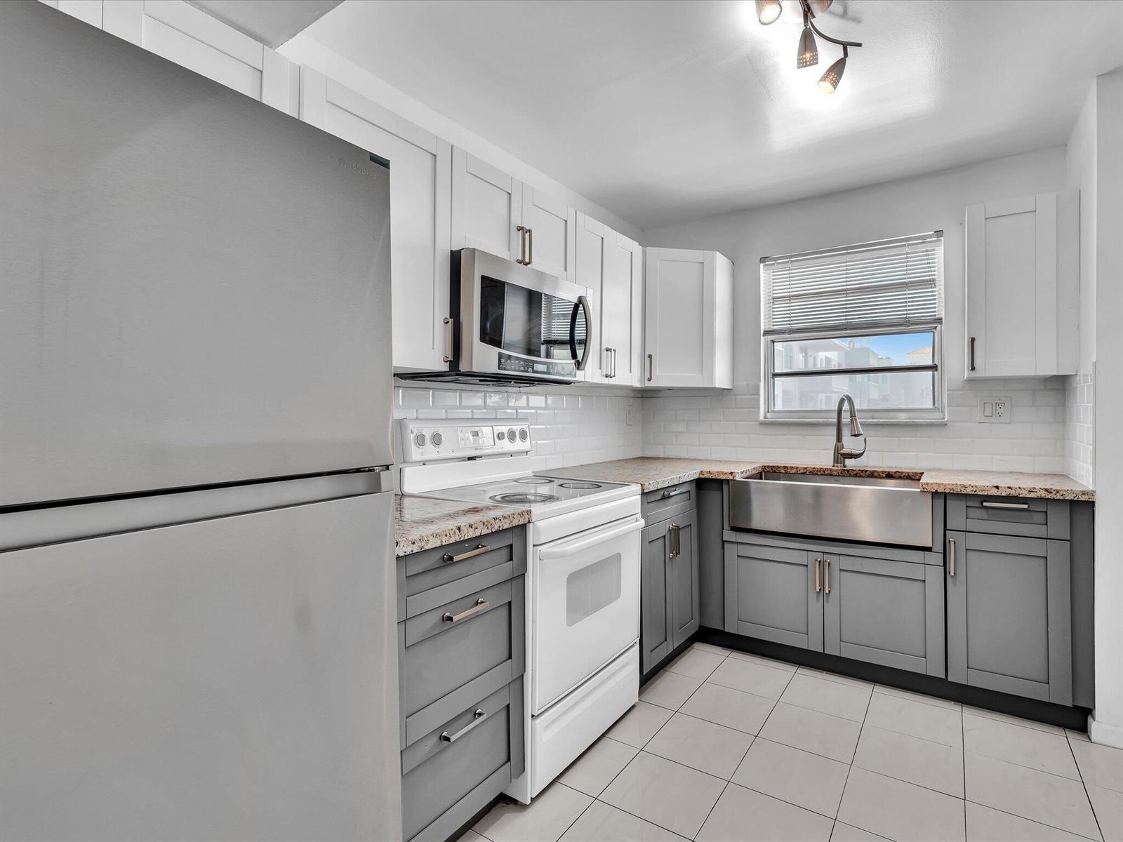 137 Golden Isles Drive # 312, Hallandale Beach FL 33009 photo 2