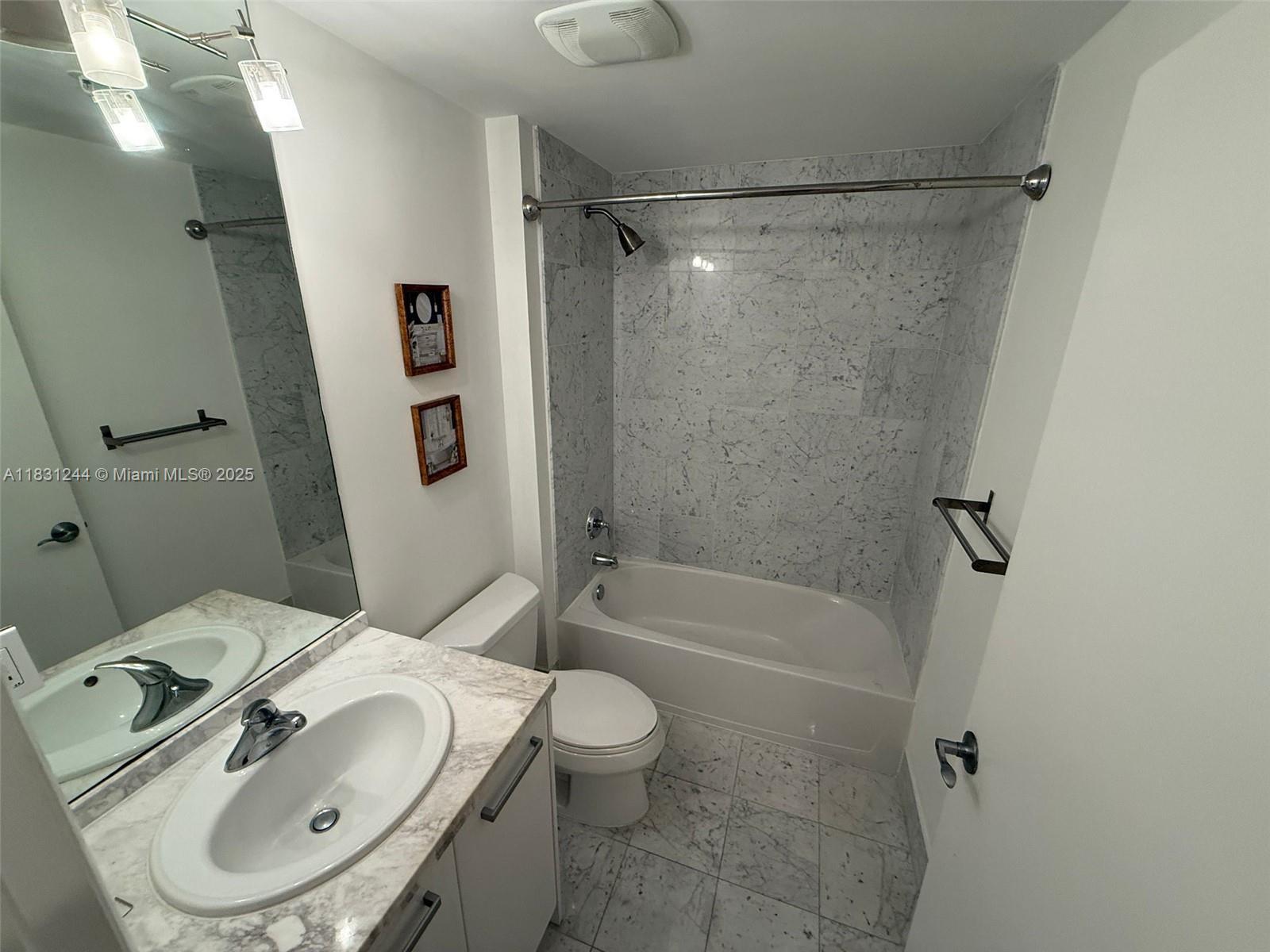 244 Biscayne Blvd # 908, Miami FL 33132 photo 5