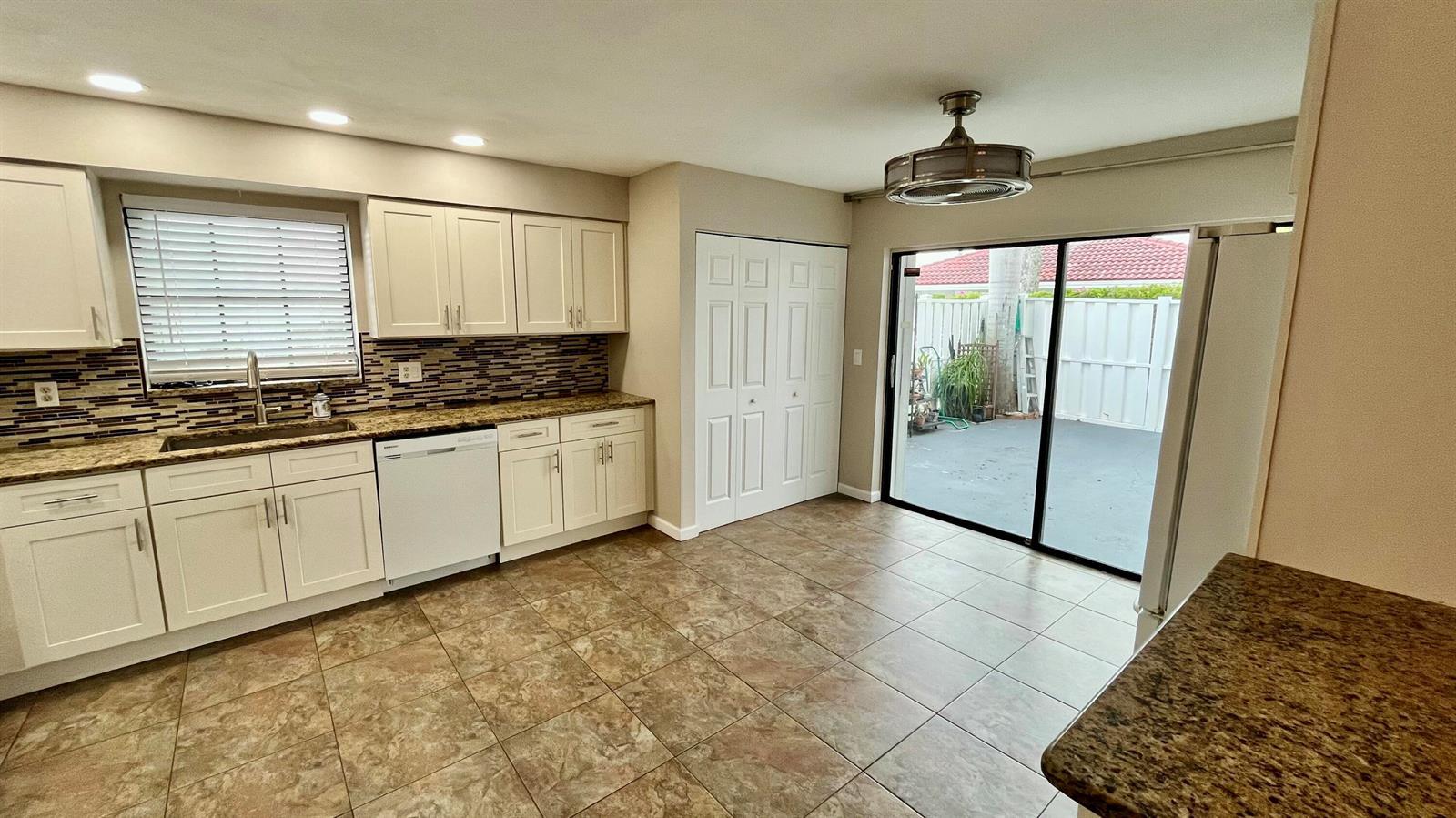 1437 Princeton Lane, Boynton Beach FL 33426 photo 3
