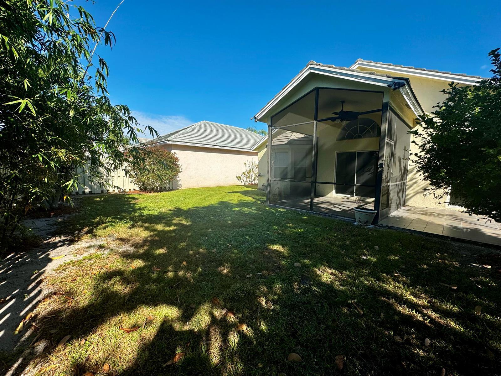2014 Normandy Circle, West Palm Beach FL 33409 photo 2