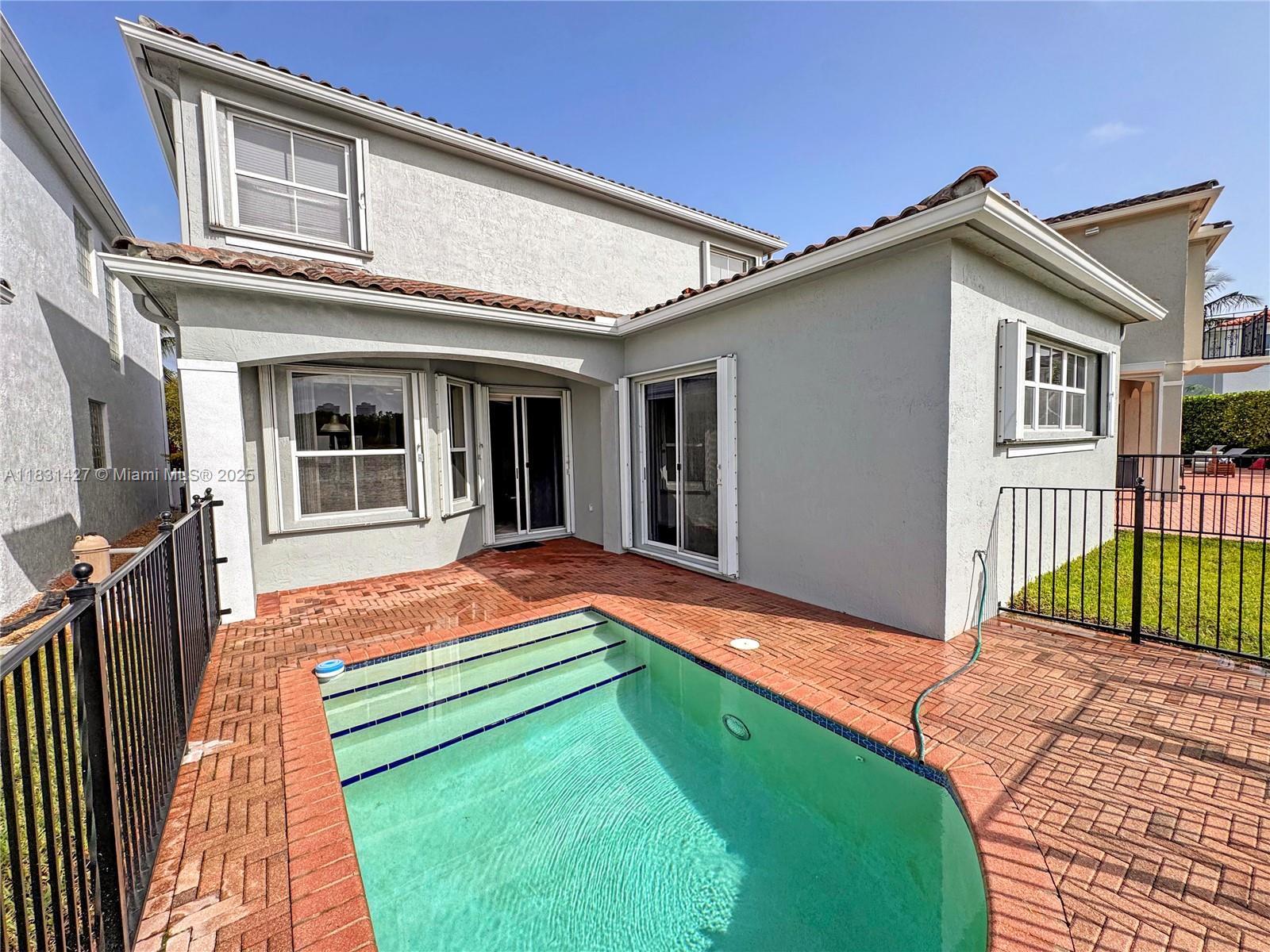 21033 NE 32nd Ave, Aventura FL 33180 photo 2