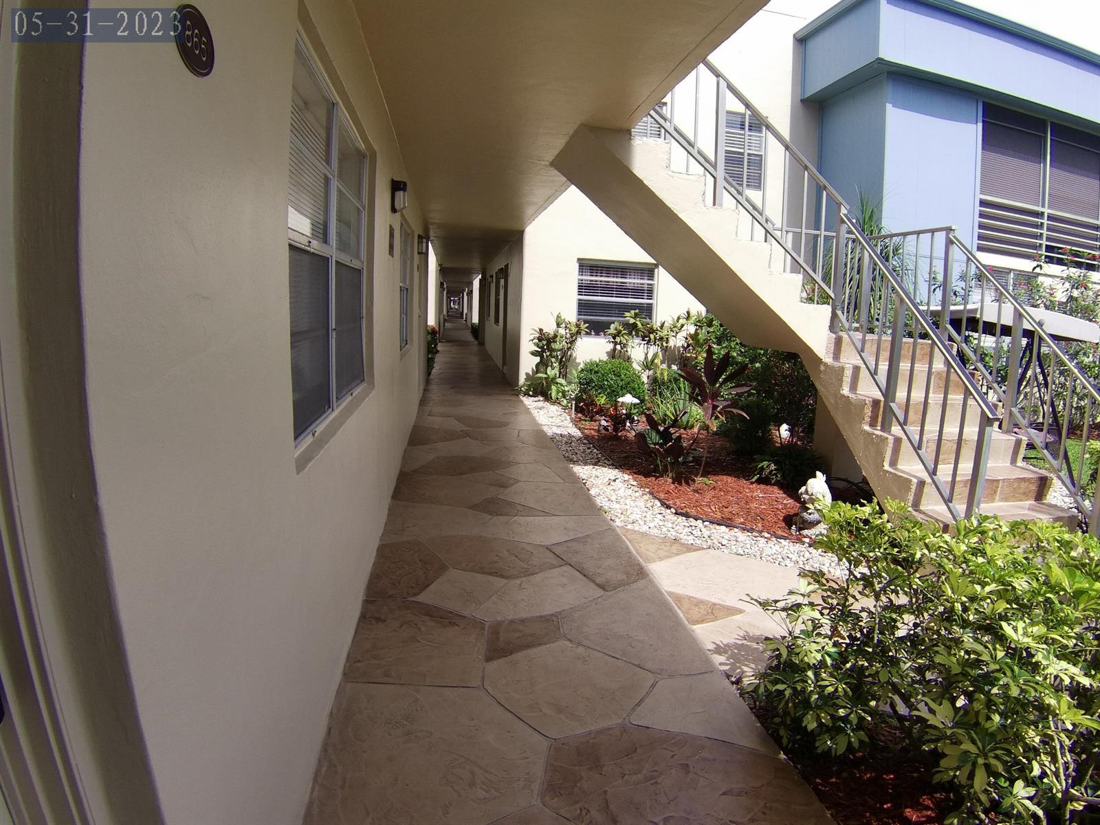 865 Flanders S, Delray Beach FL 33484 photo 2