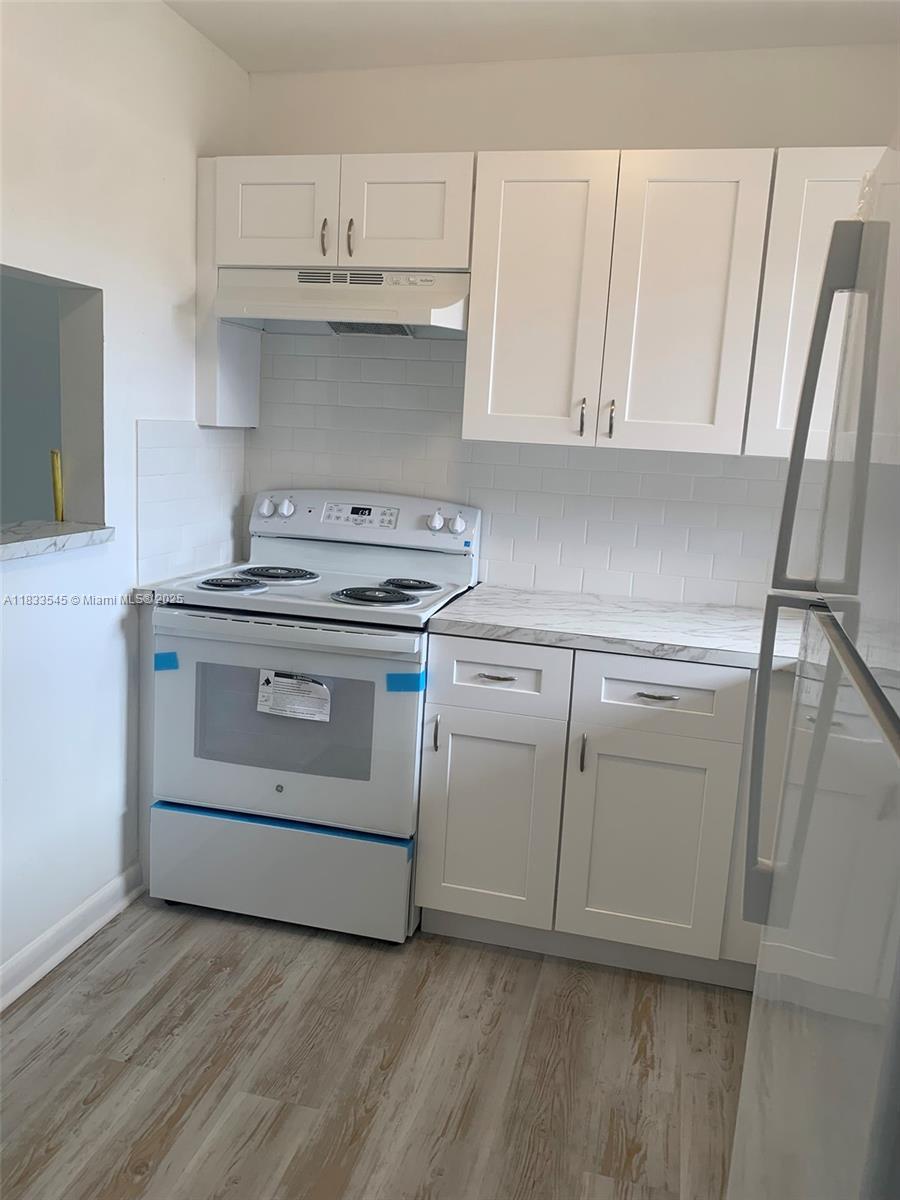 8861 Sunrise Lakes Blvd # 307, Sunrise FL 33322