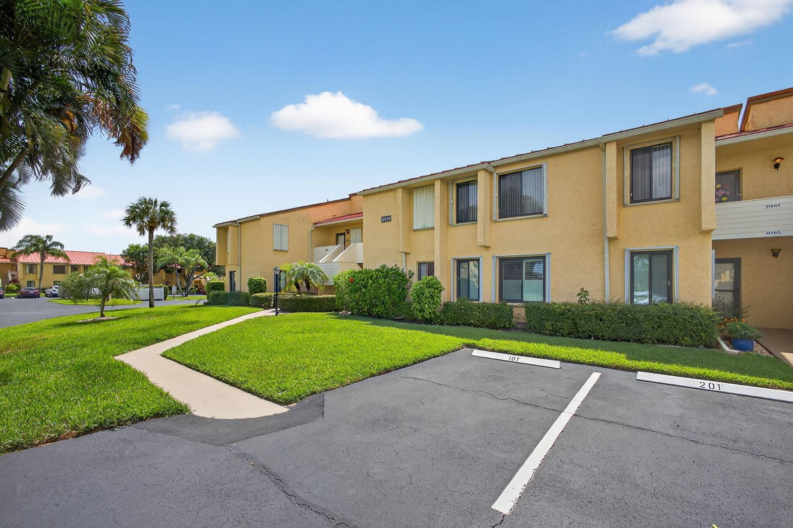 5335 SE Miles Grant Road # 102, Stuart FL 34997