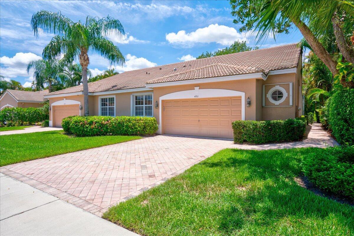 4701 Carlton Golf Drive, Lake Worth FL 33449 photo 2