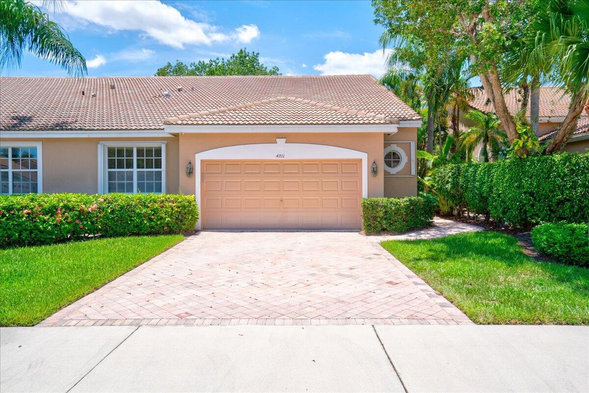 4701 Carlton Golf Drive, Lake Worth FL 33449 photo 3