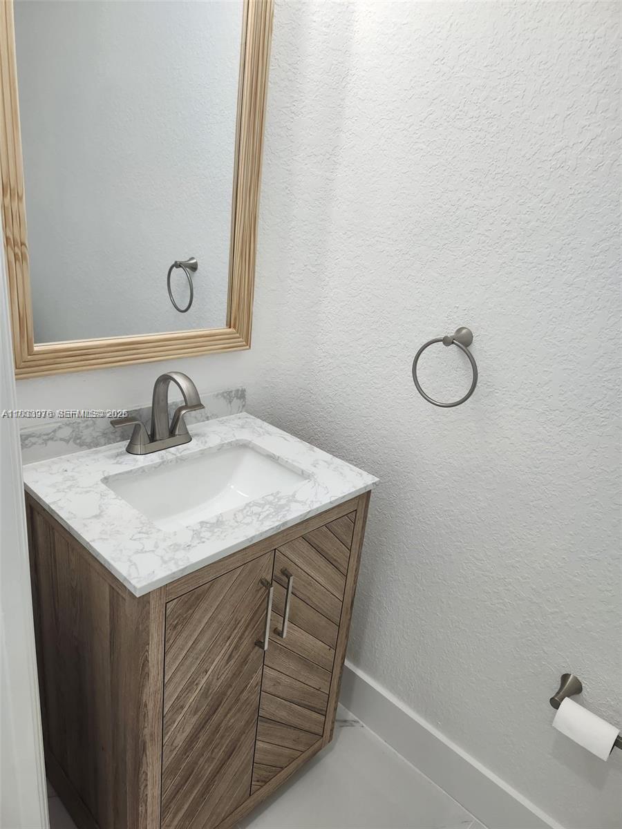 8465 NW 108th Path, Doral FL 33178 photo 5