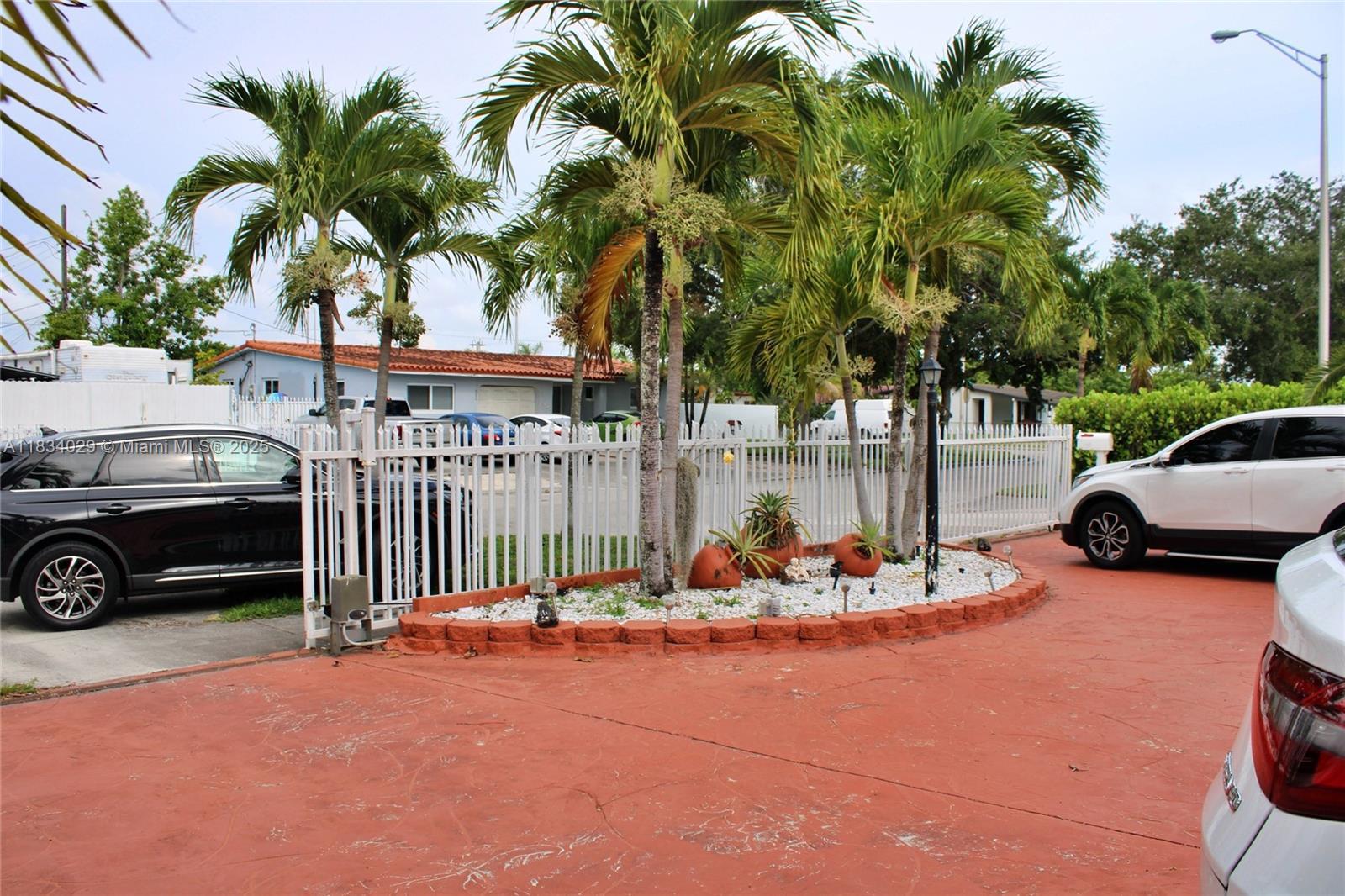 218 E 9th Ct, Hialeah FL 33010 photo 4