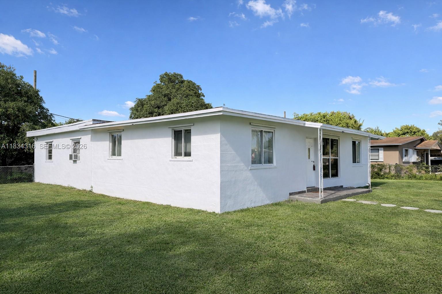 3110 SW 33rd Ave, West Park FL 33023 photo 2