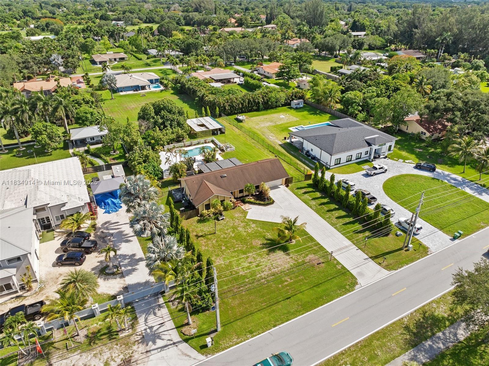14040 SW 14th St, Davie FL 33325 photo 2