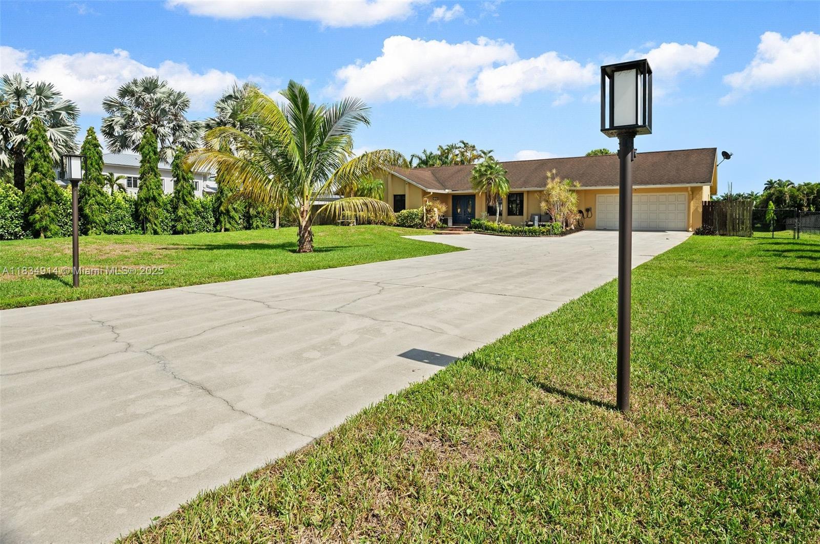 14040 SW 14th St, Davie FL 33325 photo 3