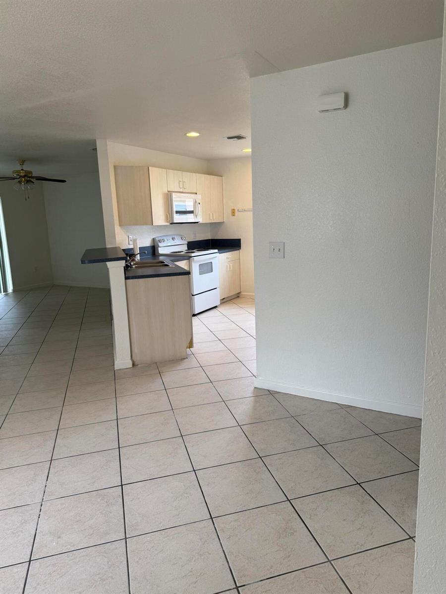 1364 Climbing Rose Lane, West Palm Beach FL 33415 photo 4