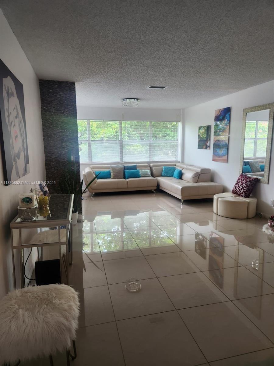 9800 Sunrise Lakes Blvd # 309, Sunrise FL 33322 photo 3