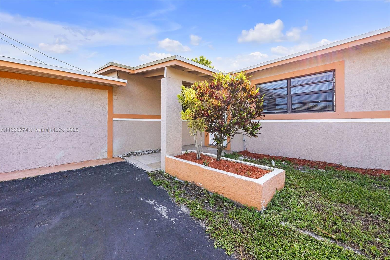 1160 NW 47th Ave, Lauderhill FL 33313 photo 3