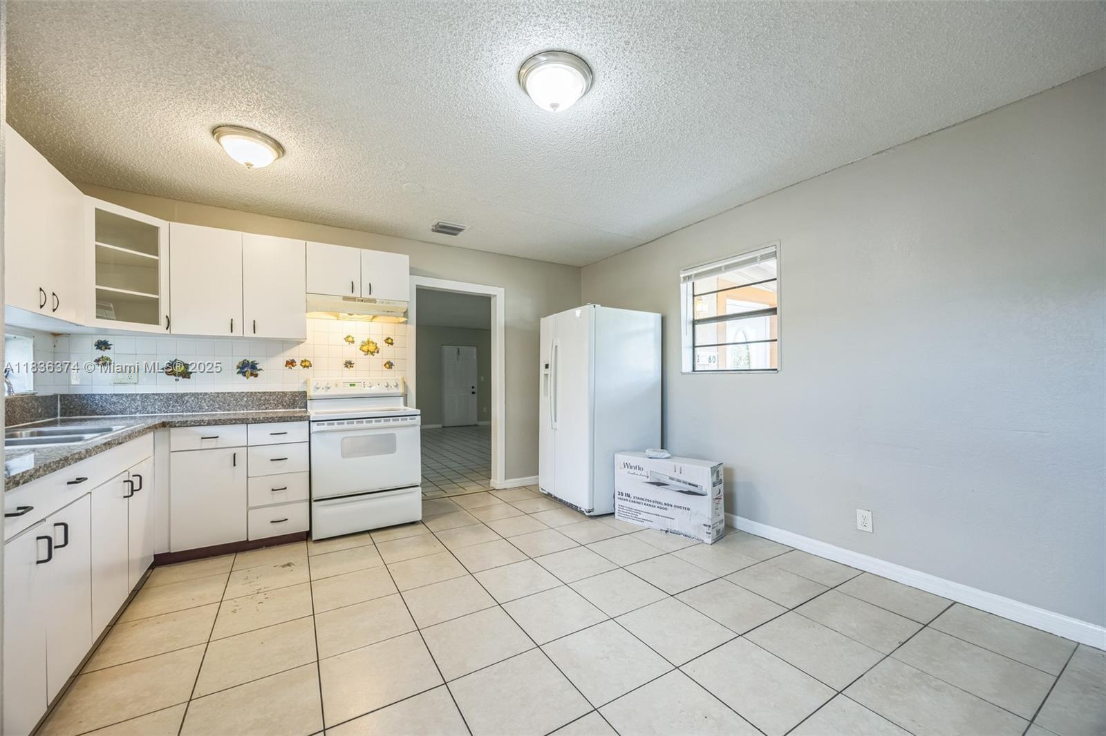 1160 NW 47th Ave, Lauderhill FL 33313 photo 4