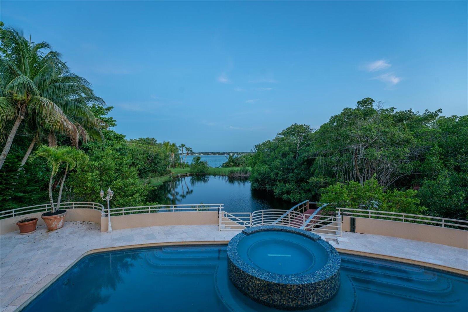 49 W High Point Road, Sewalls Point FL 34996 photo 2