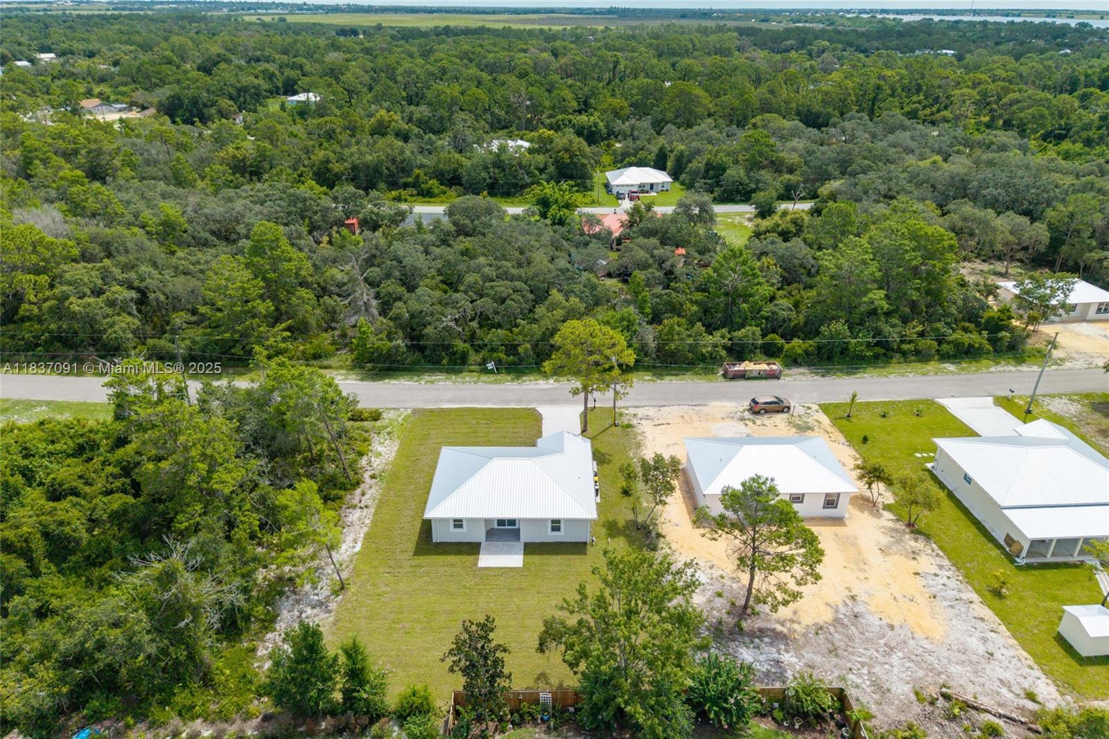 323 Garfield Ave NE, Lake Placid FL 33852 photo 5