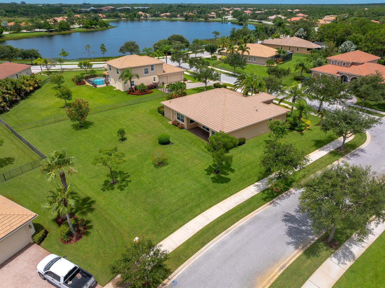 7422 SE Belle Maison Drive, Stuart FL 34997 photo 2