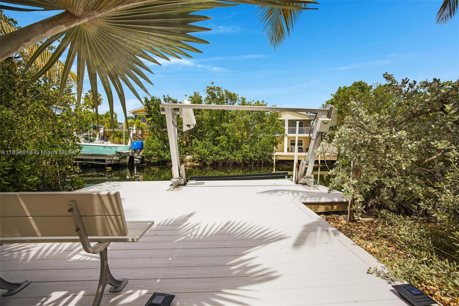 547 HECK, Torch Key FL 33042 photo 2