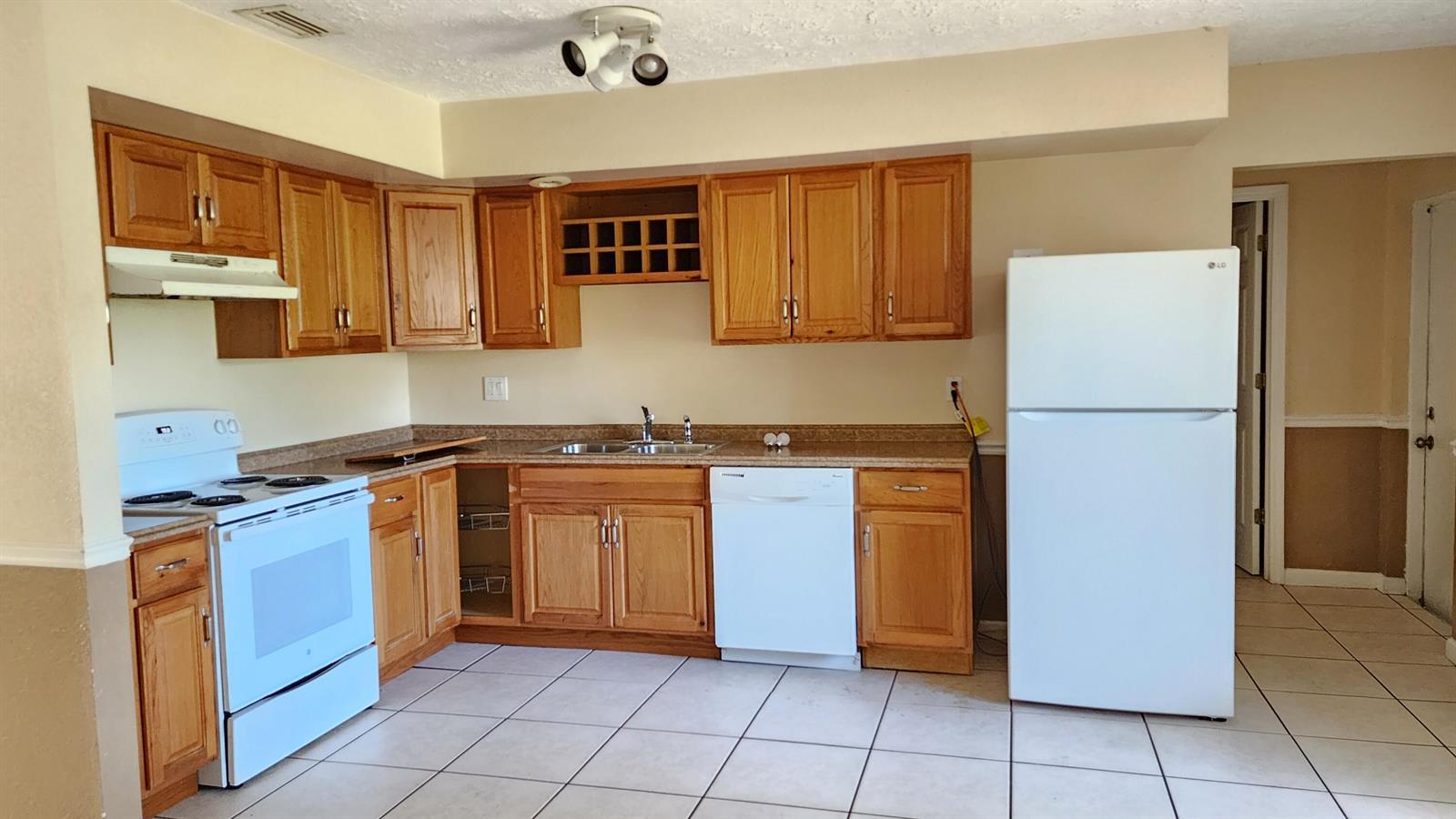 342 NE Surrey Street, Port St. Lucie FL 34983 photo 3