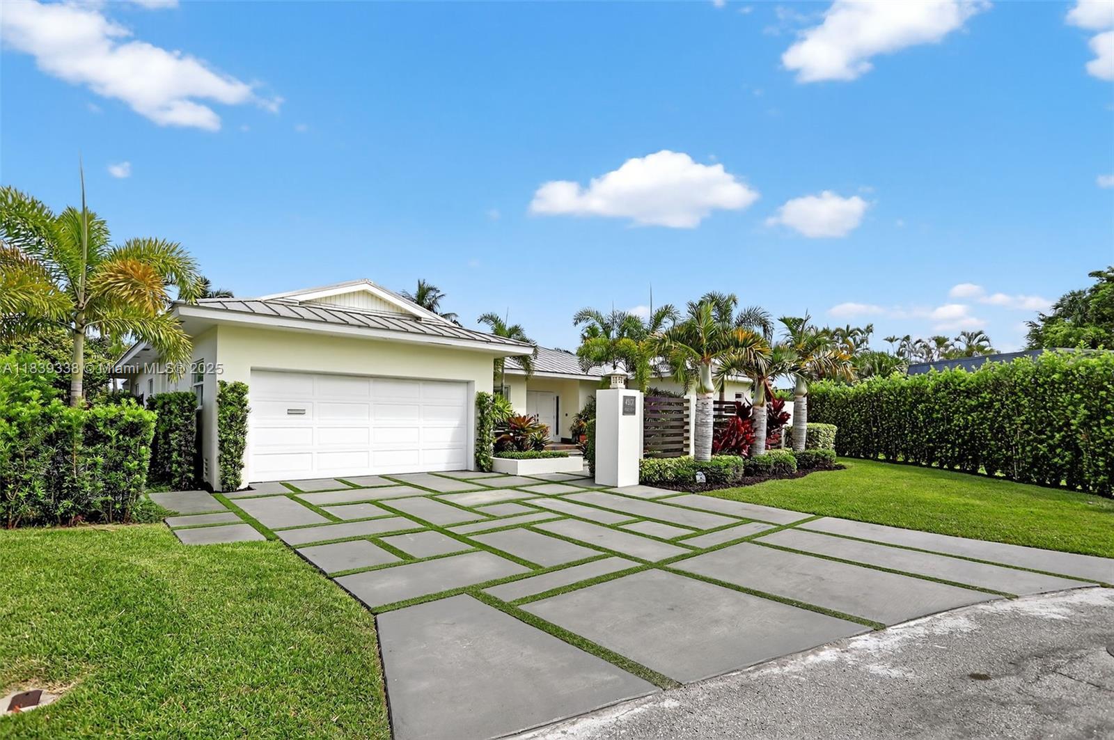 4907 Holly Dr, Tamarac FL 33319 photo 2