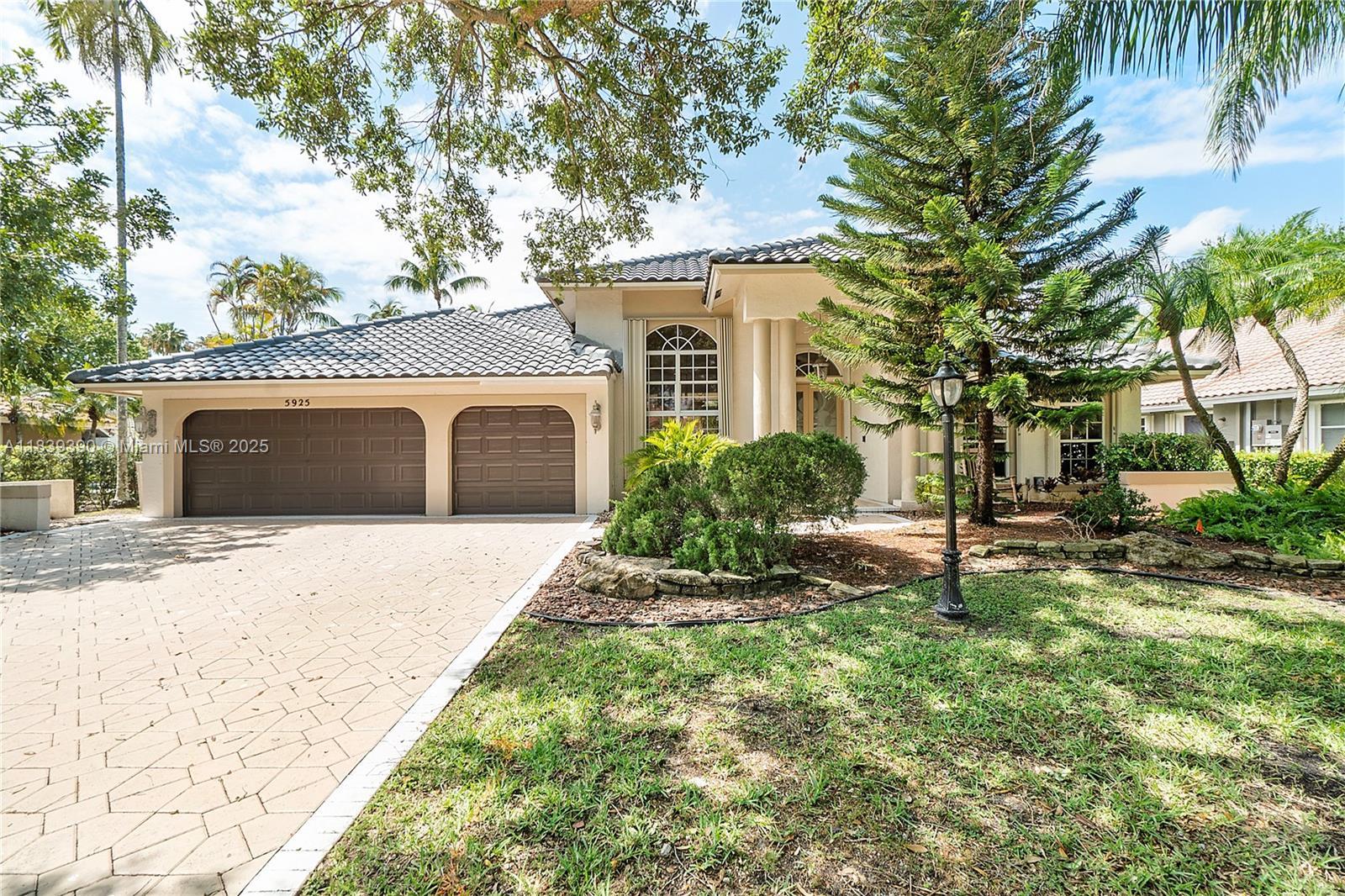 5925 NW 97th Dr, Parkland FL 33076