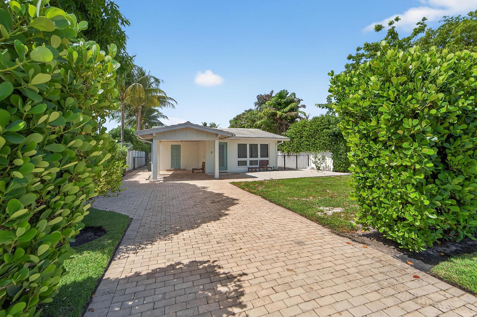 101 NE 11th Street, Delray Beach FL 33444