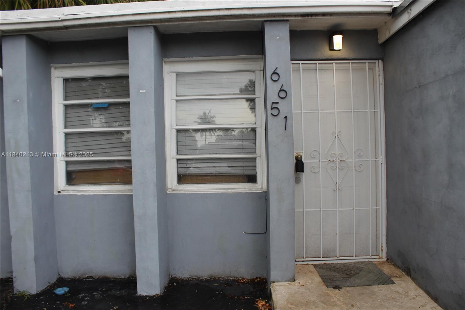 Hollywood, FL 33024 photo 2