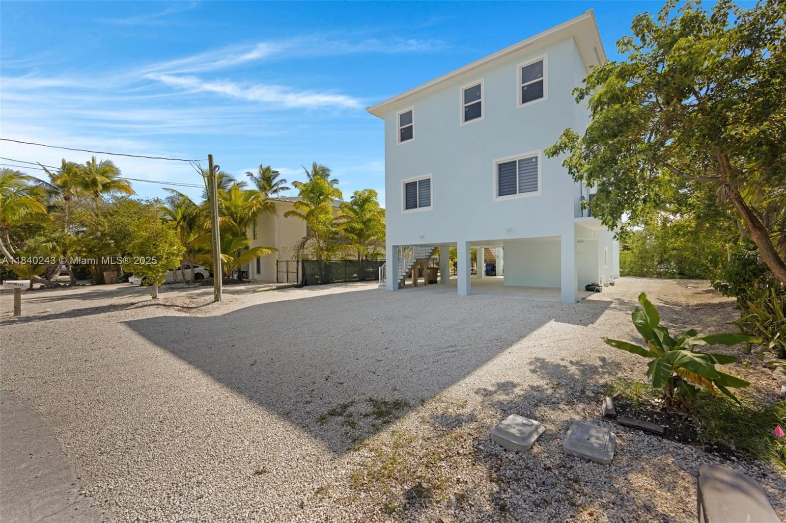 142 Peg Leg Ln, Lower Keys FL 33042 photo 4