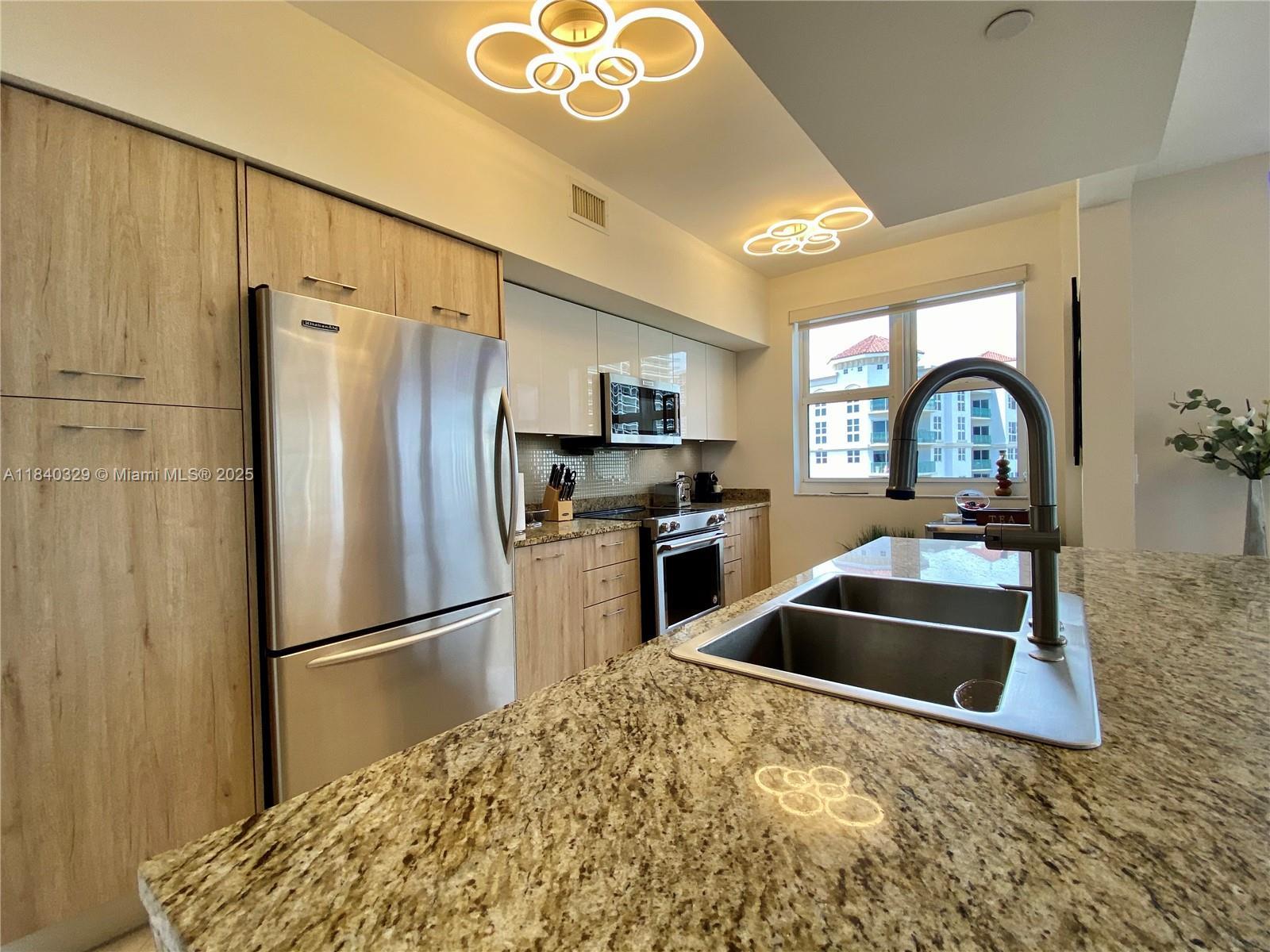 19900 E Country Club Dr # 1220, Aventura FL 33180 photo 5