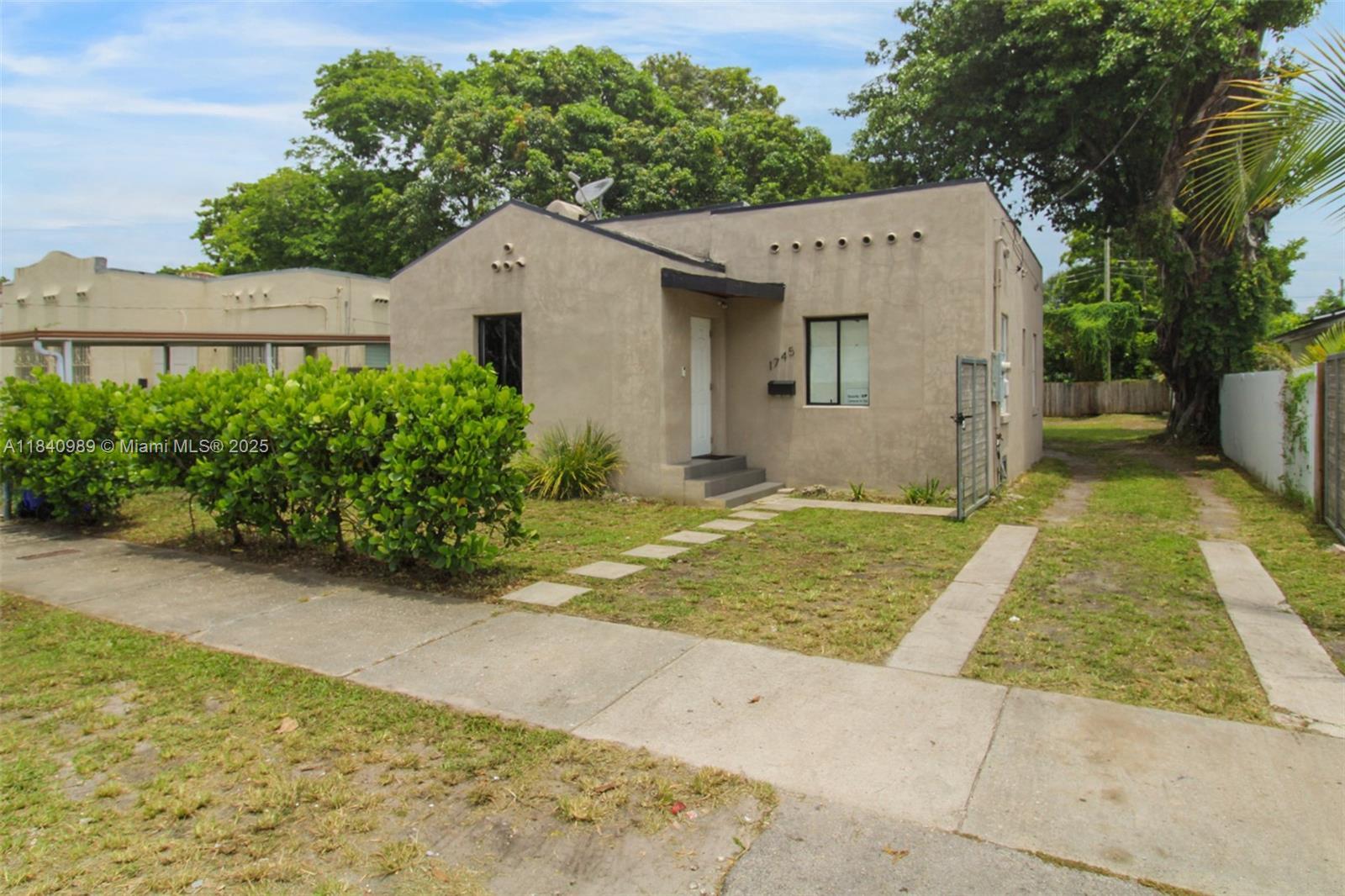 1745 NW 49th St, Miami FL 33142