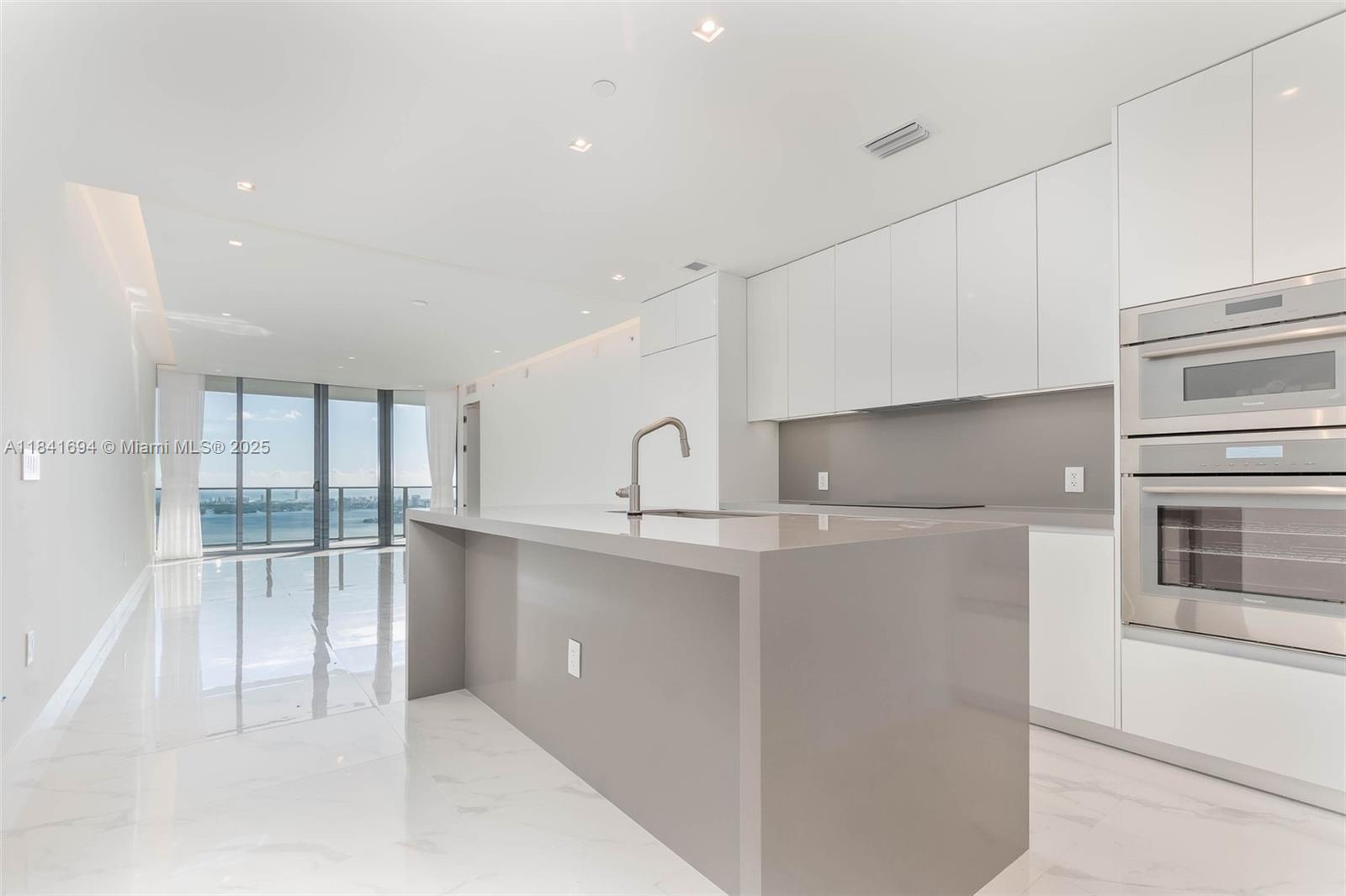 700 NE 24 ST # 5005, Miami FL 33137 photo 2